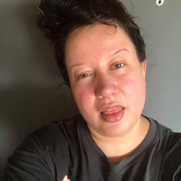 Meet your Posher, Juliana - Picture 1 of 1